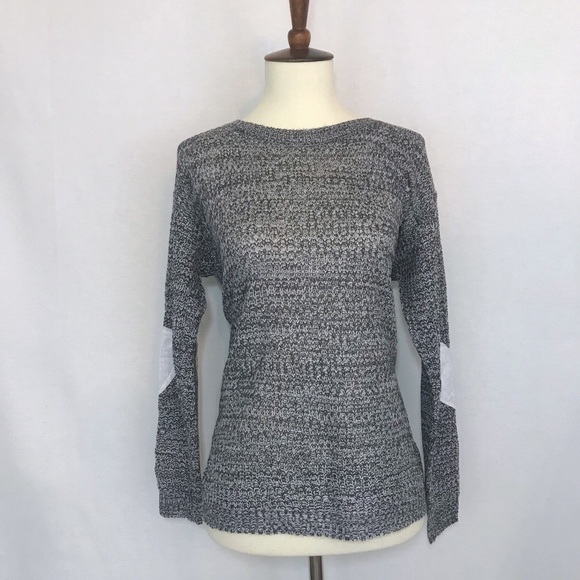 Gray Knitted Sweater with White Heart Patch Sleeve - Picture 4 of 7